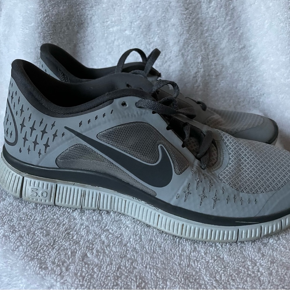 Nike Tennis Shoes